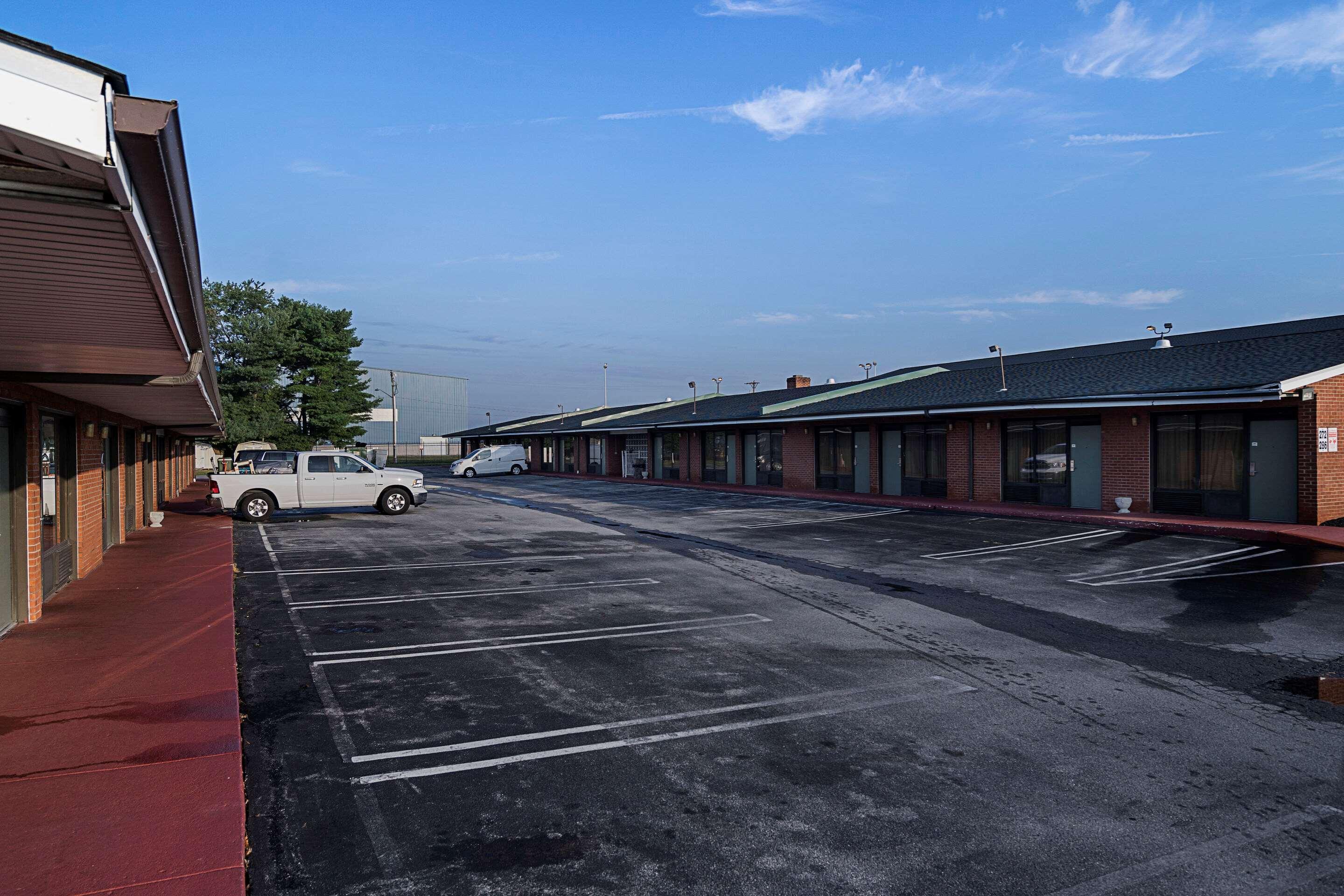 Quality Inn & Suites Skyways New Castle Exterior foto